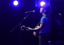 小行迹吉他谱,原版赵雷歌曲,简单C调指弹曲谱,高清六线乐谱