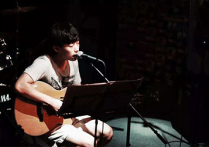 理想吉他谱,赵雷歌曲,G调简单指弹教学简谱,巍小琪六线谱图片