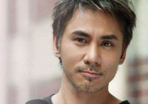 哪里的天空不下雨吉他谱,原版黄凯芹歌曲,简单C调弹唱教学,17吉他版六线指弹简谱图