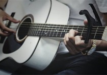 爱河尽处吉他谱,原版杨坤歌曲,简单G调指弹曲谱,高清六线乐谱