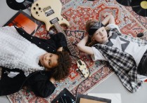 见或不见吉他谱,初学者D调附前奏,卢家兴编配,何晟铭版