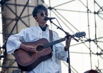 《夏如白鸟飞》吉他谱,原版陈鸿宇歌曲,简单C调指弹曲谱,高清六线乐谱