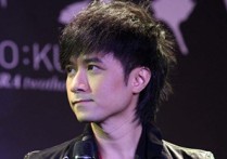 爱得太迟吉他谱,原版古巨基歌曲,简单F调指弹曲谱,高清六线乐谱