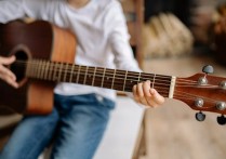 第一次爱的人吉他谱,原版王心凌歌曲,简单C调弹唱教学,酷音小伟吉他教学版六线指弹简谱图