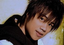 如果我变成回忆吉他谱,Tank歌曲,C调高清弹唱视频教学,附2张弹指六线简谱